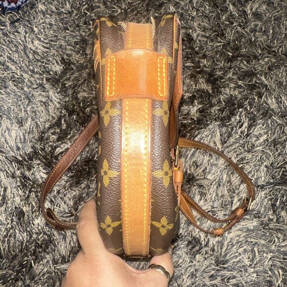 Authentic Louis Vuitton JEUNE FILLE 27 MNG Brown and Tan monogram Crossbody Bag - Picture 6 of 16